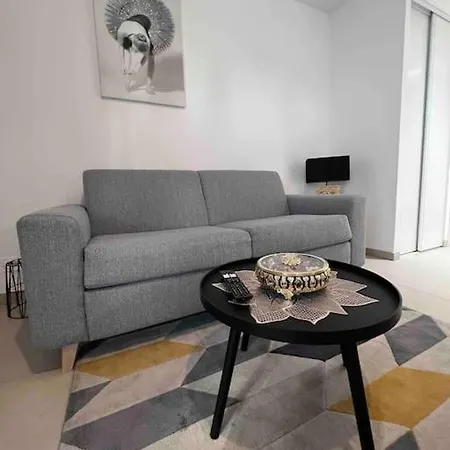 Le Cosy Corner : 2 Pers De Standing + Terrasse Antibes